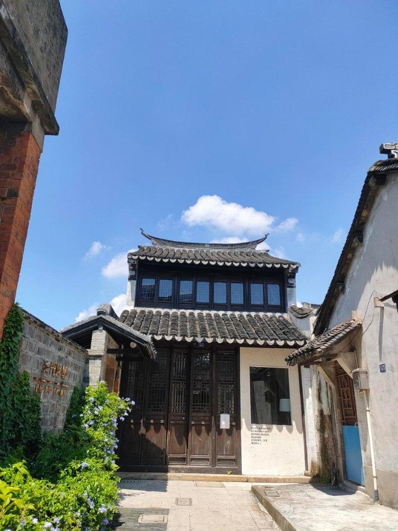 央视这部爆剧,又老又丑的“老三”,才是全剧最出彩的角色
